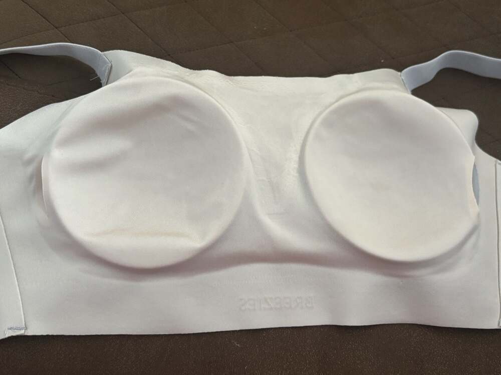 Lot of 3 Breezies Seamless Unlined Wirefree Comfort Bras Pastel Colors - Picture 9 of 15
